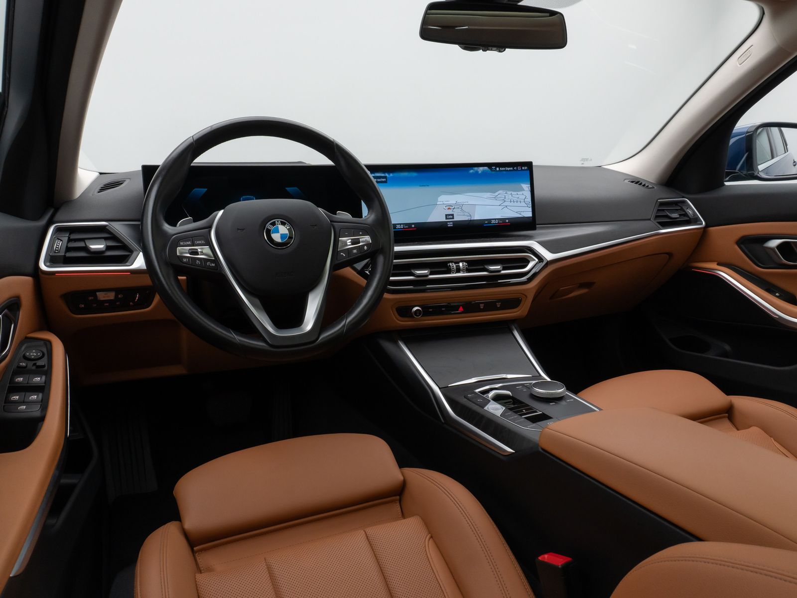 Fahrzeugabbildung BMW 320d xD  Panorama HUD DAB AHK Alarm PDC Sport