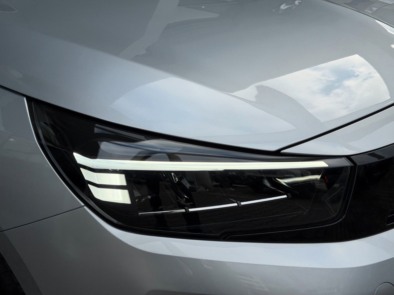 Fahrzeugabbildung Opel Corsa F Edition 100PS LED/Allwetter/Parkpilot!