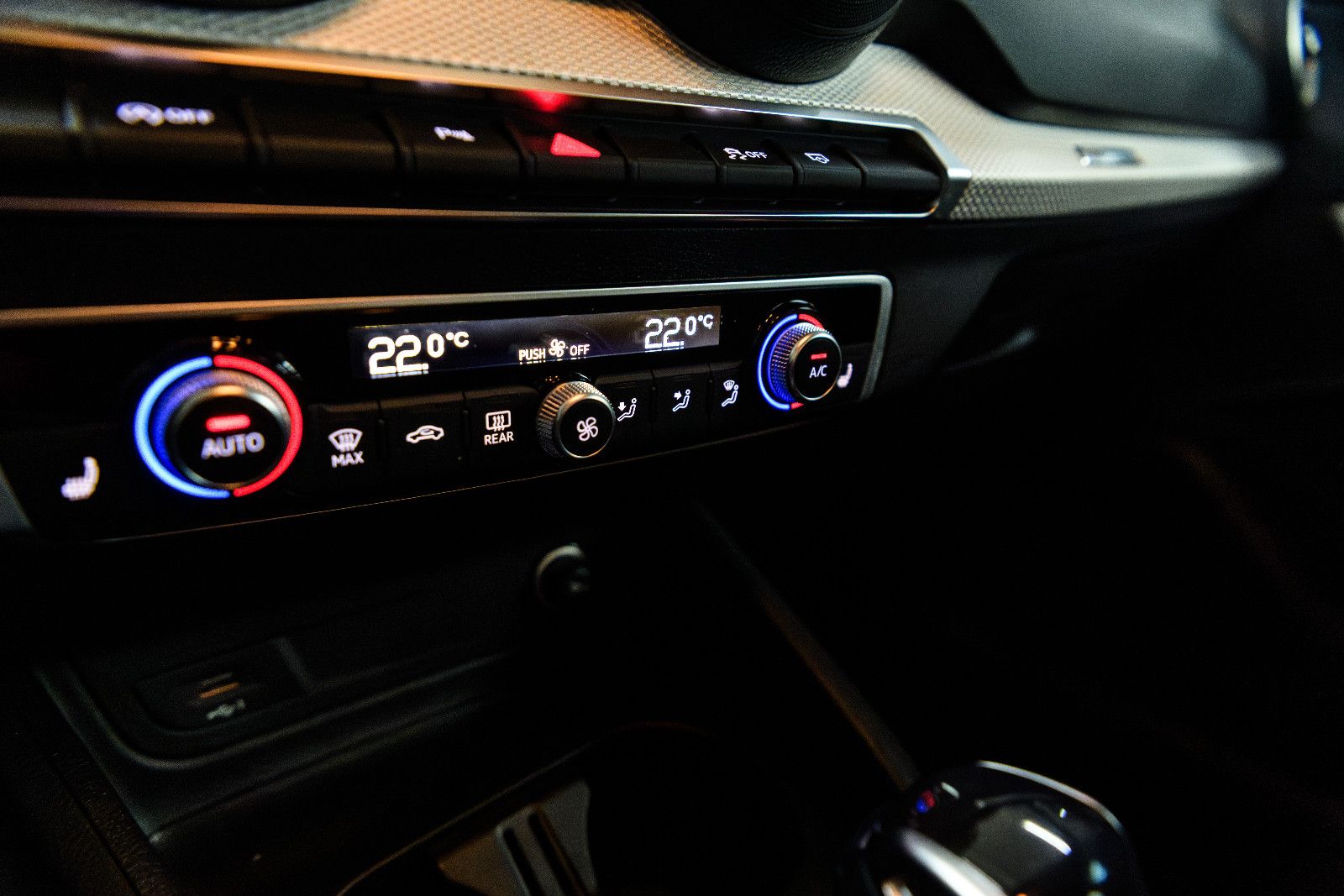Fahrzeugabbildung Audi Q2 35 TFSI S tronic LED/SZH/NAVI