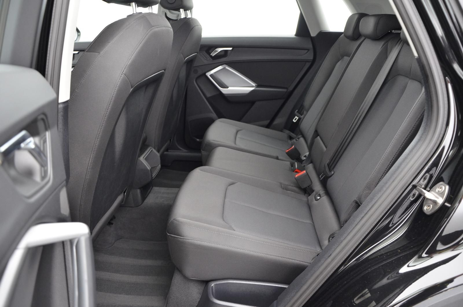 Fahrzeugabbildung Audi Q3 40 TFSI 140kW quattro S tronic Navi LED