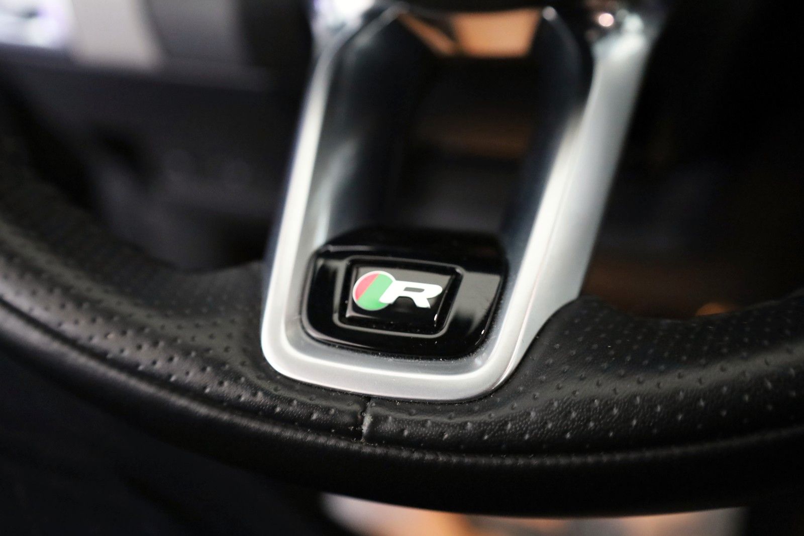 Fahrzeugabbildung Jaguar E-Pace R-Dynamic SE AWD,Navi,Kamera,ACC,AHK+WR