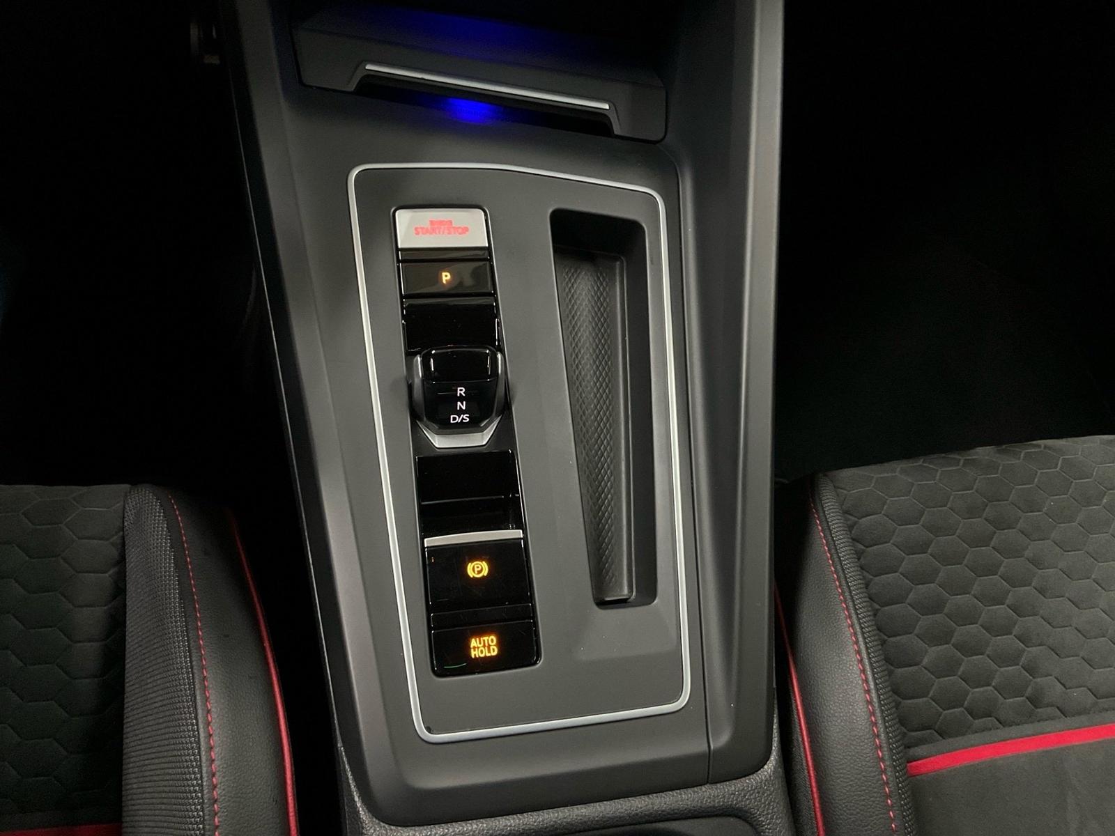 Volkswagen Golf VIII GTI CLUBSPORT 2.0TSI 300PS DSG ACC.NAV, миниатюра 15
