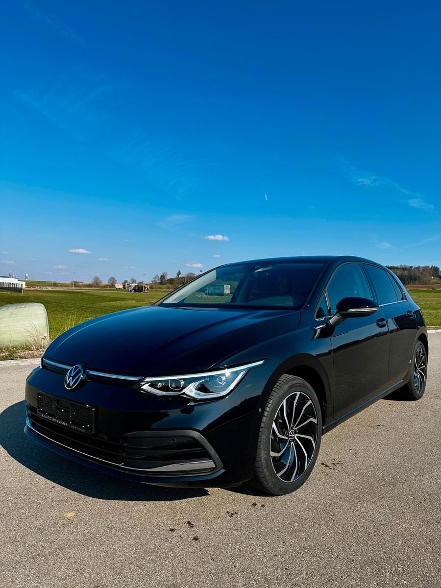 Volkswagen Golf VIII Lim. Style eTSI