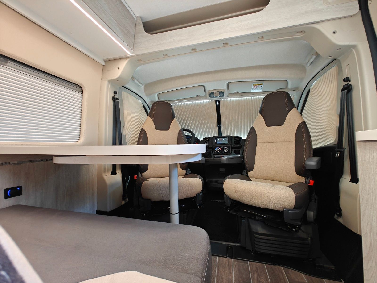 Fahrzeugabbildung Roller Team Livingstone 5 - Doppel-Etagenbett, SAT, TV -