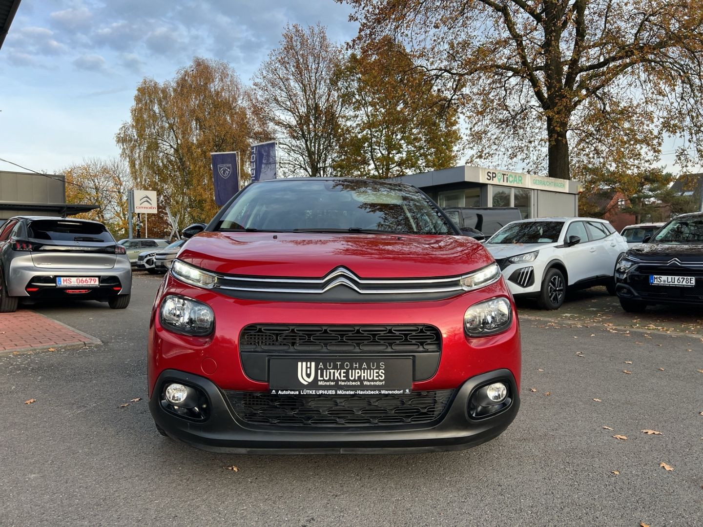 Fahrzeugabbildung Citroën C3 PT 110 S&S EAT6 Shine Pano. Navi LED CarPlay