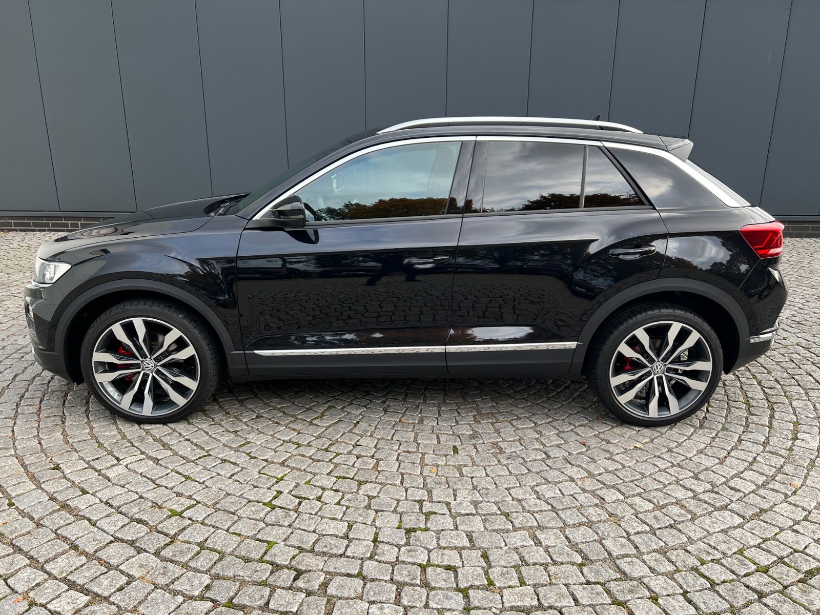 Fahrzeugabbildung Volkswagen T-Roc Sport 2.0 TSI DSG 4MOTION *Standhzg.,Activ