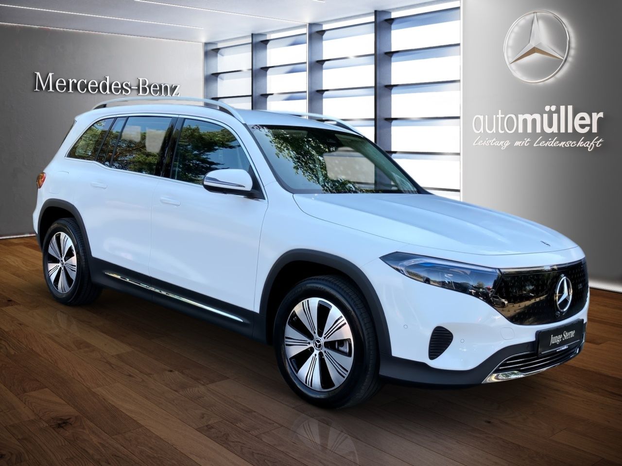 Fahrzeugabbildung Mercedes-Benz EQB 300 4M BONUS+AHK+360°+LENKRADHEIZ+FAHRASSIST