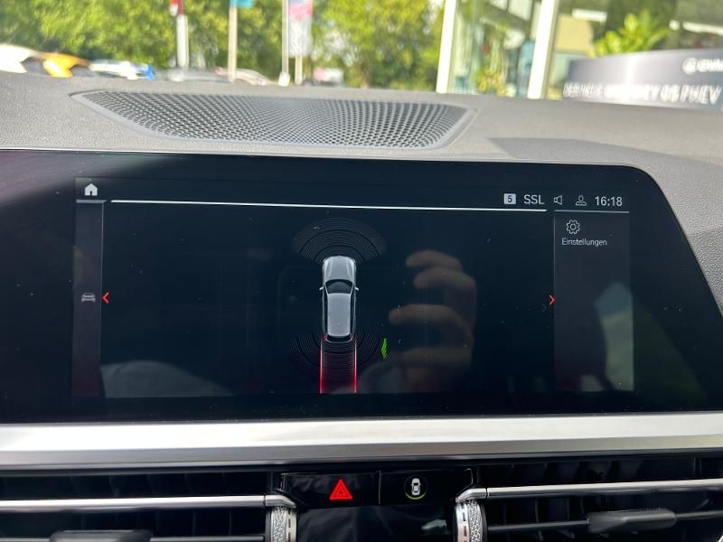 BMW 318i M Sport Touring AHK*Live Cockpit* foto 18