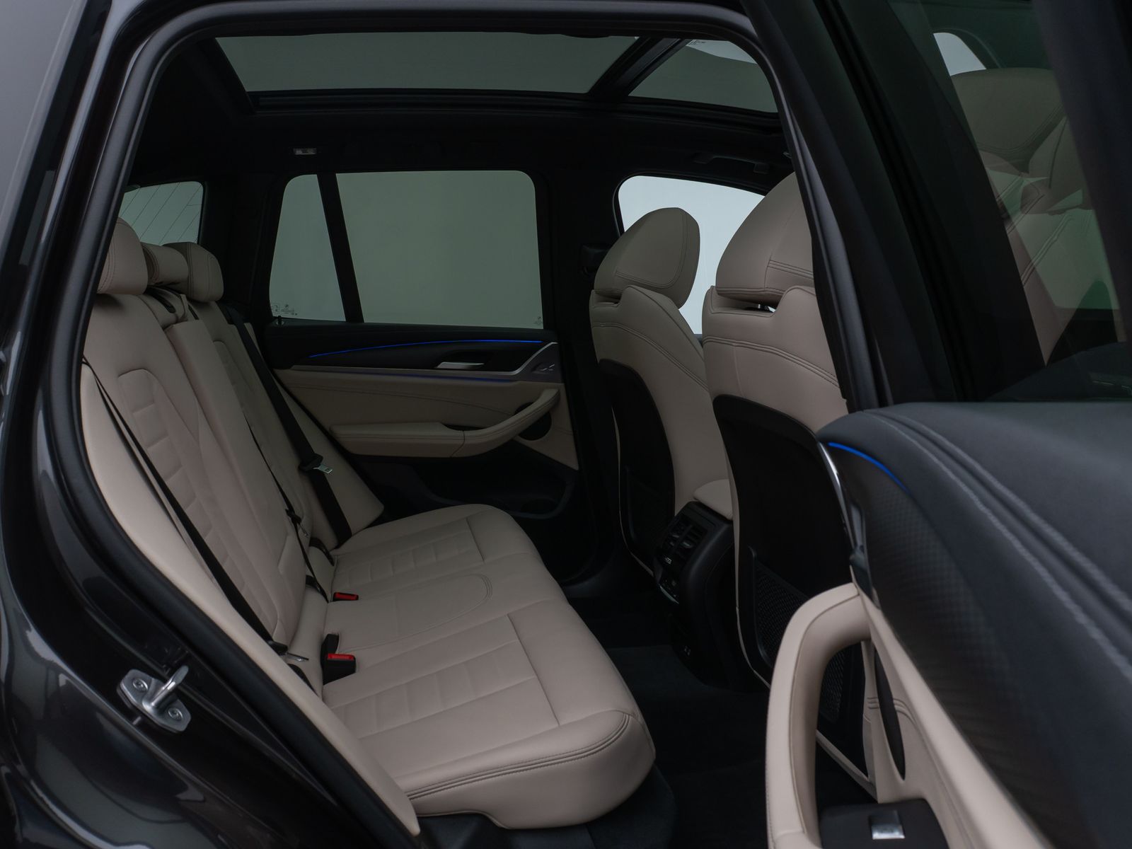 Fahrzeugabbildung BMW X3 M40i Panorama Laser 360°HUD DAB HiFi AHK ACC