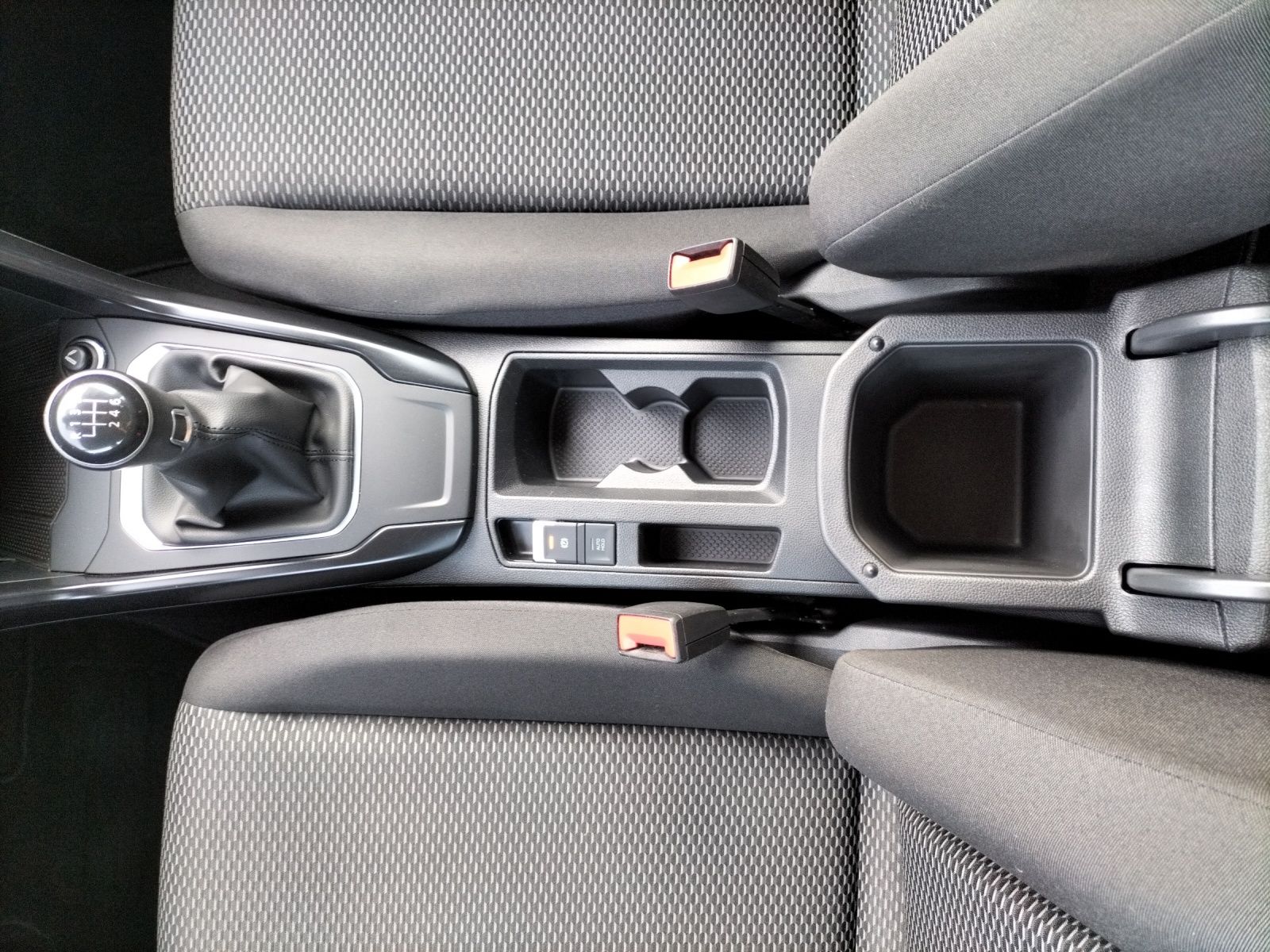 Fahrzeugabbildung Volkswagen T-Roc TSI AHK SHZ Klima WeConnect DAB+