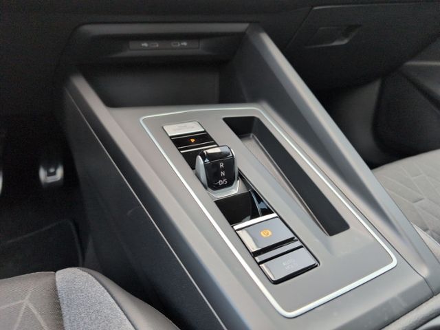 Golf VIII Variant 2.0 TDI DSG AHK+IQ.LIGHT+360°+