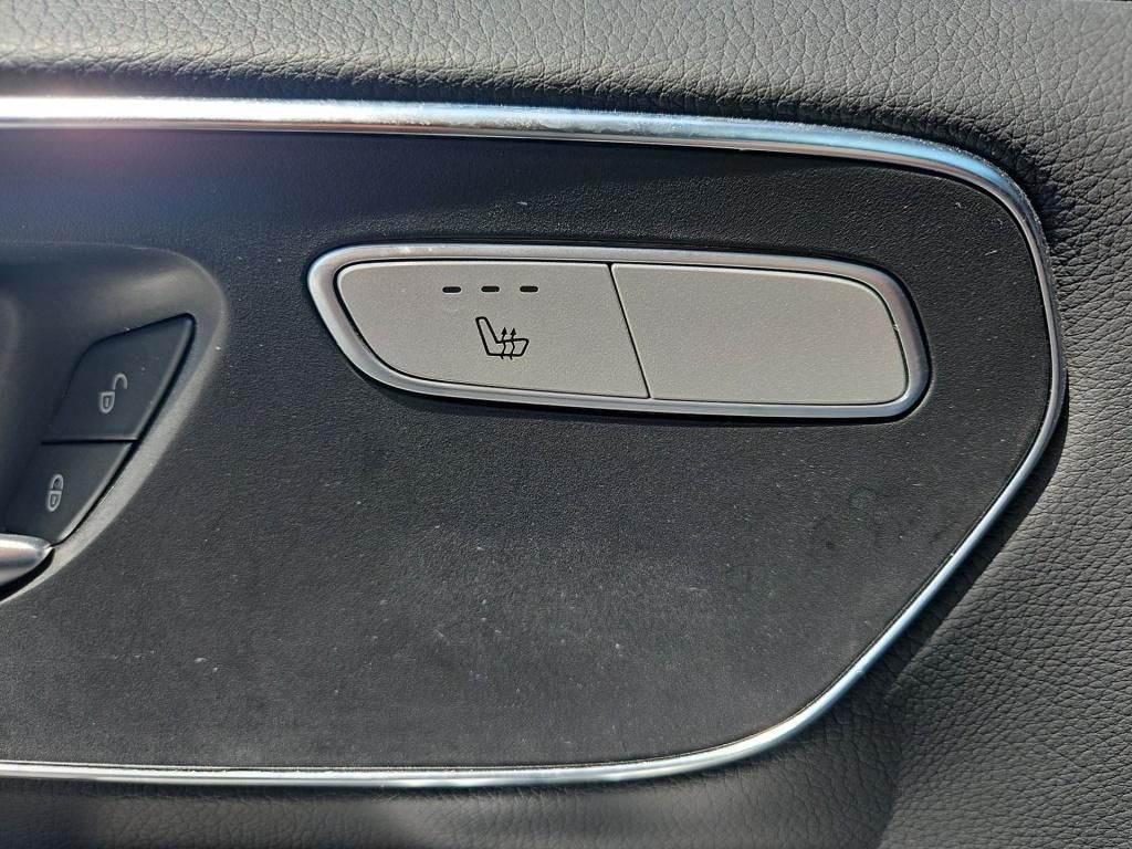 Fahrzeugabbildung Mercedes-Benz EQV 300 AVANTGARDE lang AIRMATIC 360° LED AMG