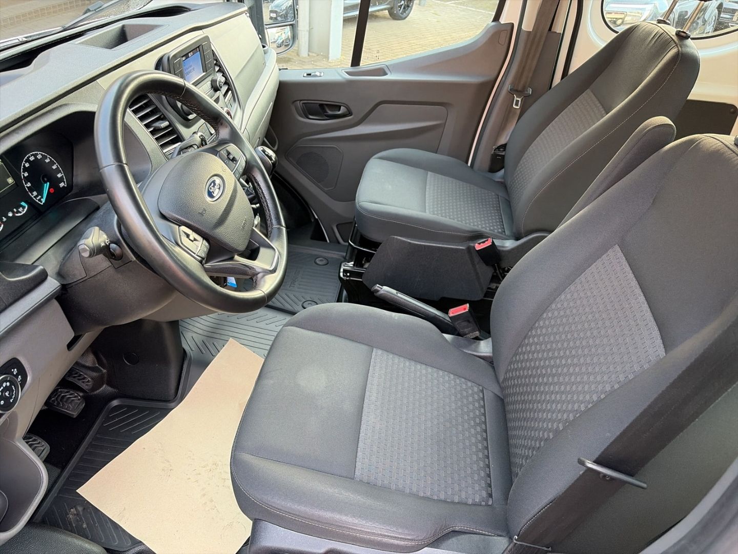 Fahrzeugabbildung Ford Transit Pritsche 350 L3 DoKa Trend StandHZG AHK