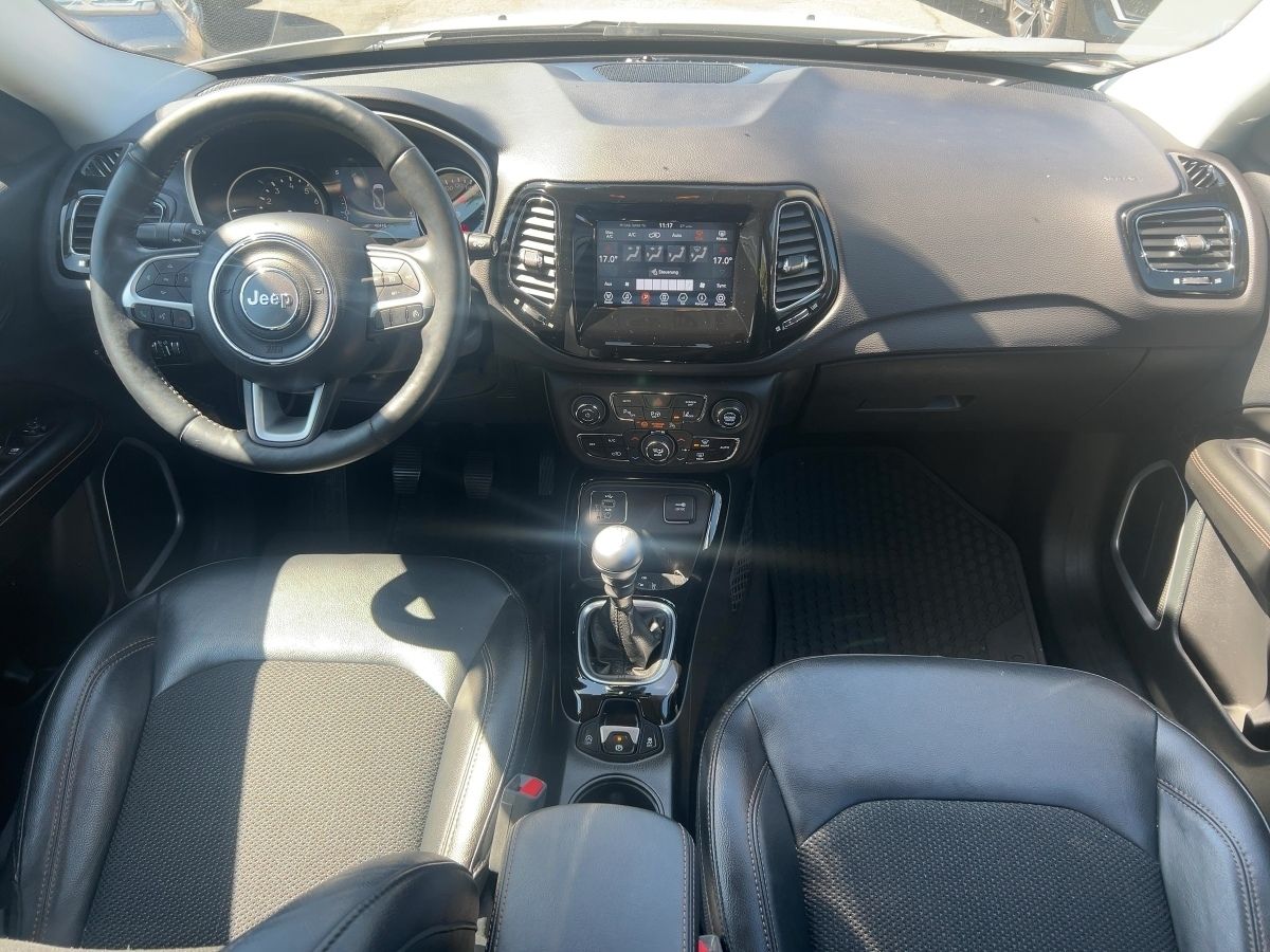 Fahrzeugabbildung Jeep Compass Limited 1.4 MultiAir 4WD ACC Glasdach