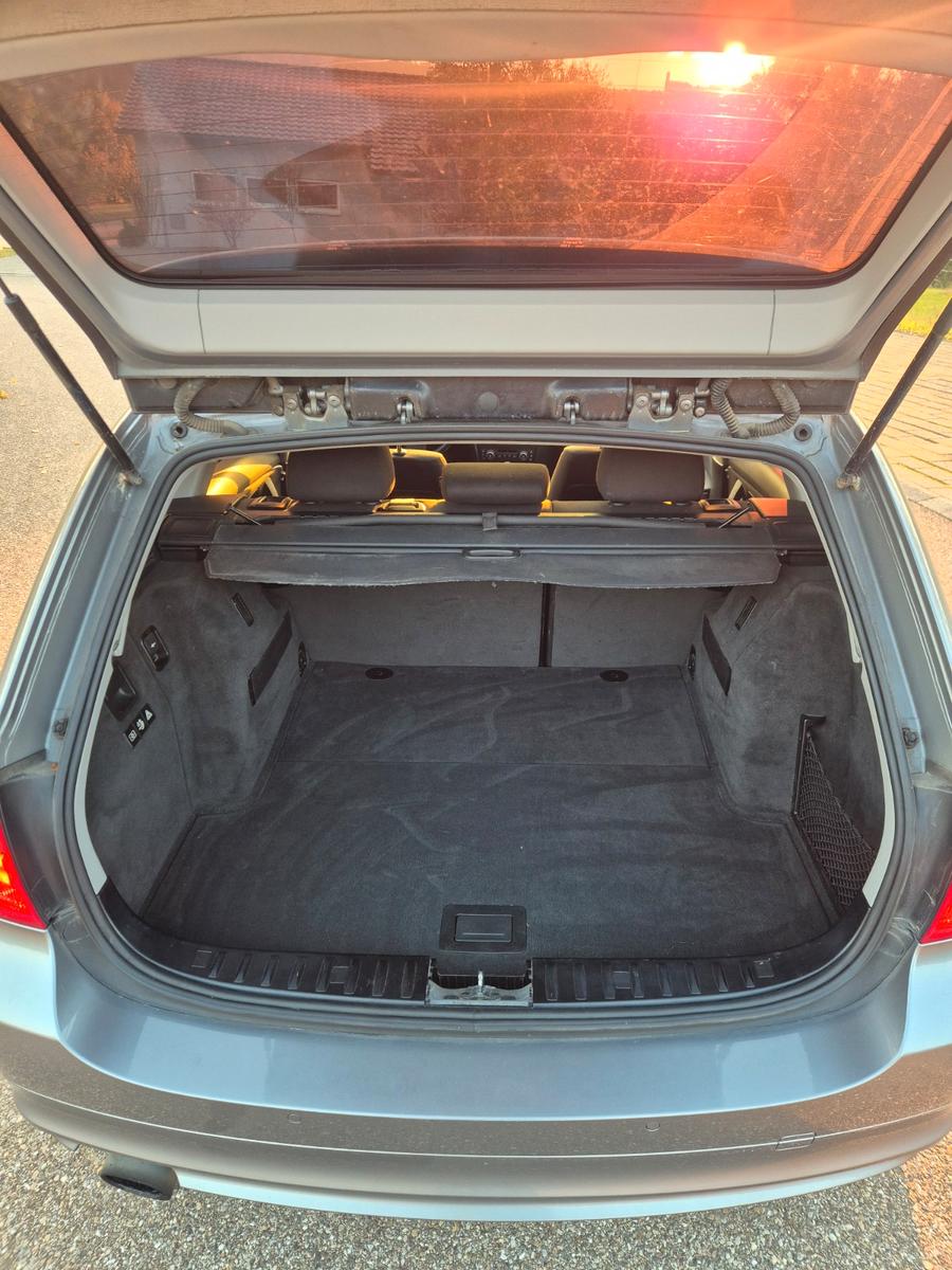 BMW 320 2009 — photo 7