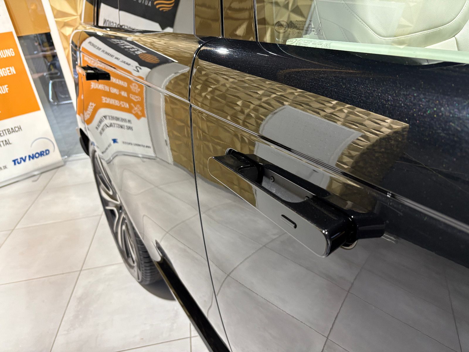 Fahrzeugabbildung Land Rover Range Rover HSE/FOND-TV/MASSAGE/PANO/360°/VOLL