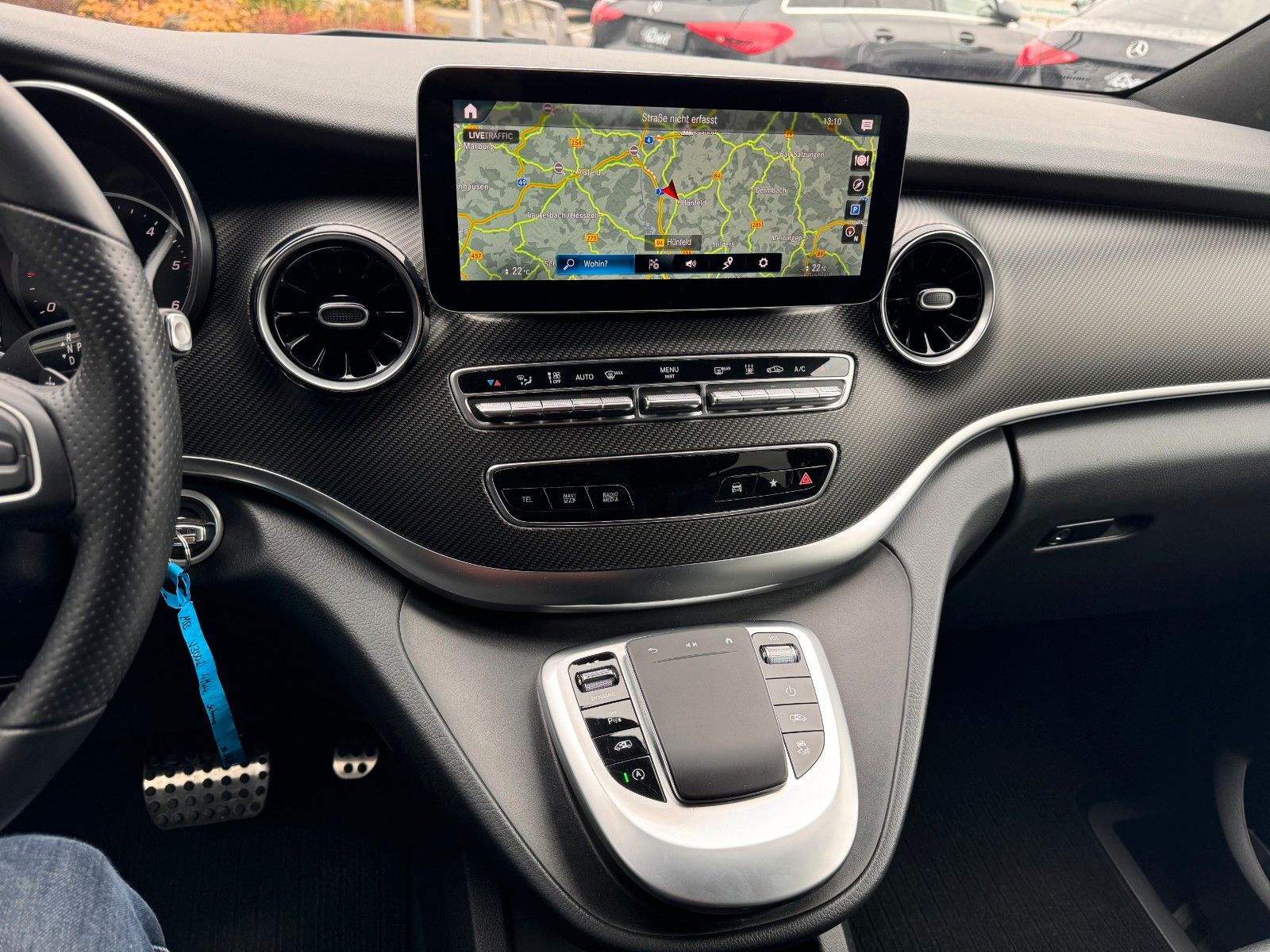 Fahrzeugabbildung Mercedes-Benz V 300 4MATIC AVA ED AMG Extral AIRMATIC Stdh AHK