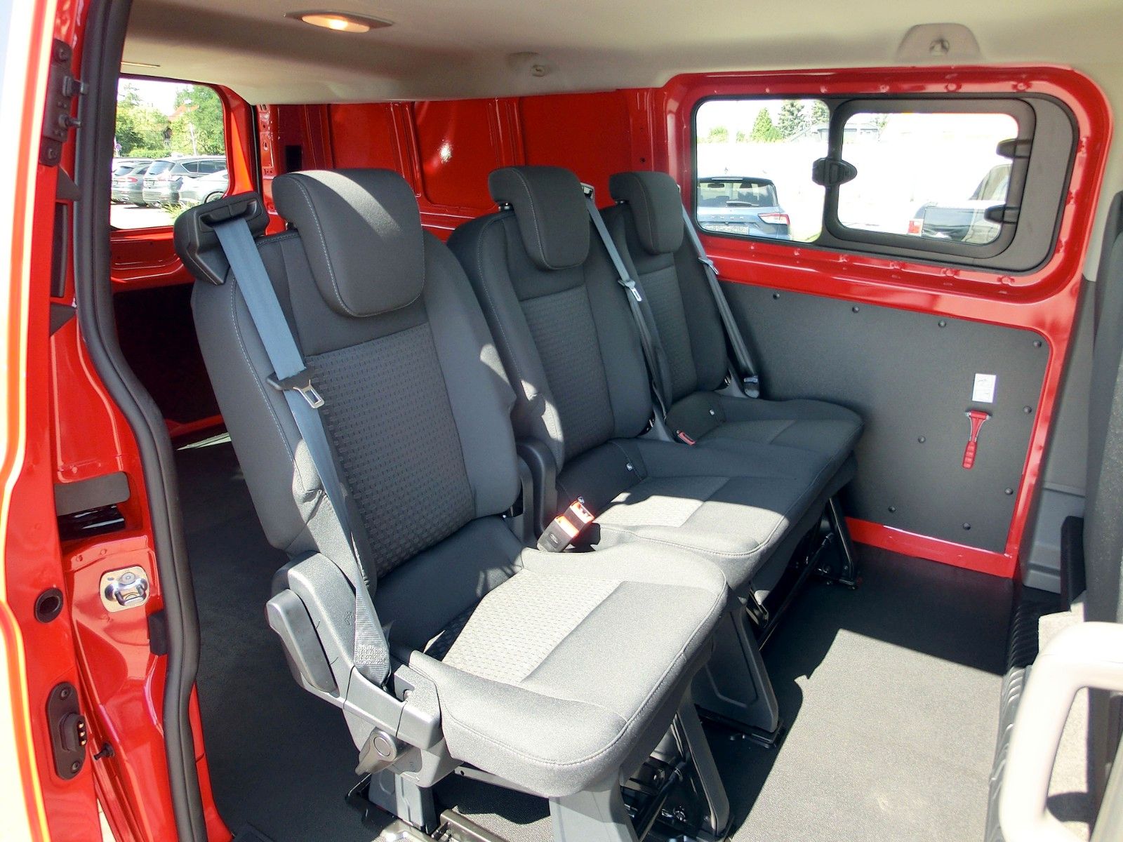 Fahrzeugabbildung Ford Transit Custom Kasten Pkw 320 L2