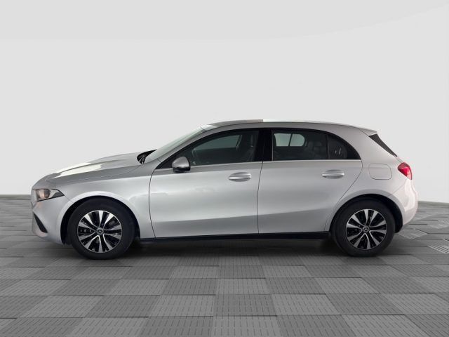 Mercedes-Benz MERCEDES-BENZ A 180 A 180 Automatic Executive imagem 2