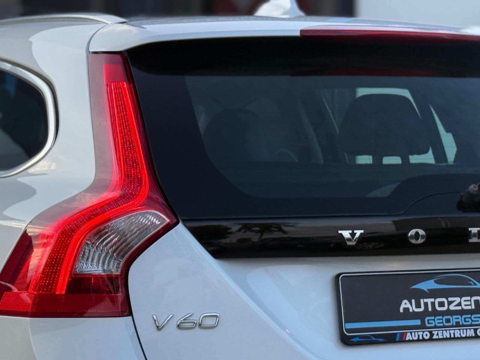 VOLVO V60 D5 2.4 215ch SUMMUM BVA Toit Ouvrant Entretien Complet