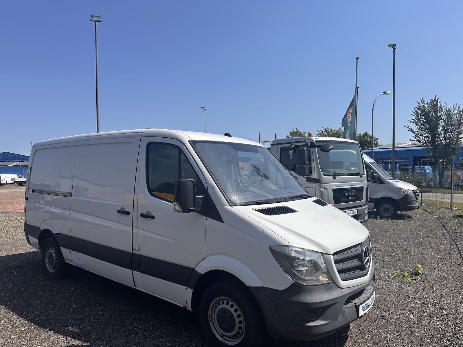 Mercedes-Benz Sprinter II 216/316CDI flach Klima Navi Ahk RFK