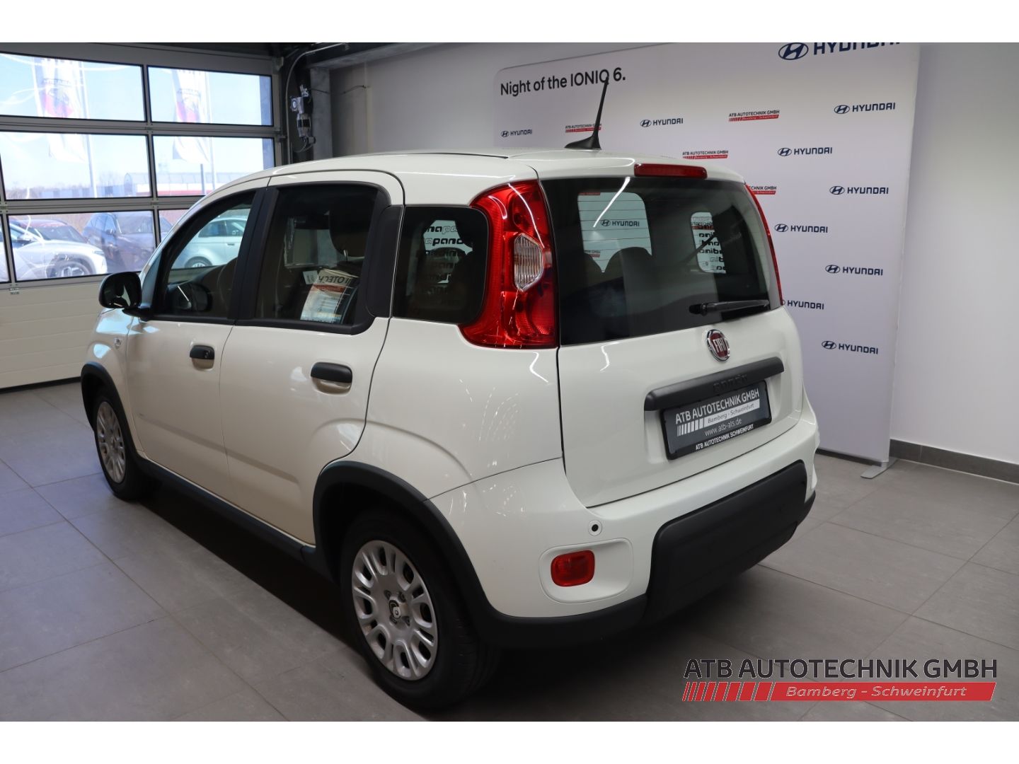 Fahrzeugabbildung Fiat Panda Hybrid 1,0 GSE 51kW (70 PS) City-Paket DAB