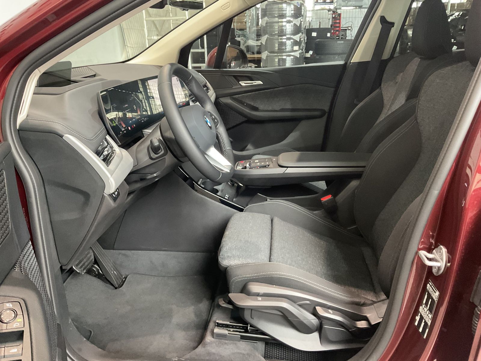 Fahrzeugabbildung BMW 218i Head-Up, Adaptive Scheinwerfer DAB LED RFK