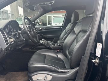 Porsche Cayenne - 12