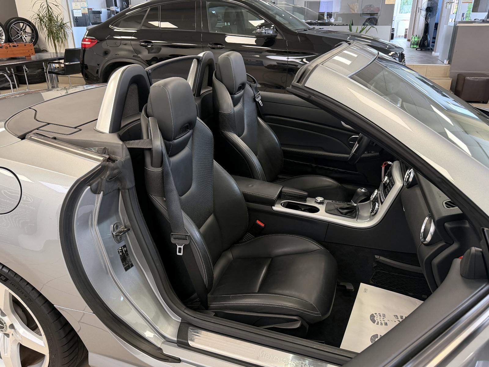 Mercedes-Benz SLK 250 CDI BE Roadster *AMG*Glasdach*AirScarf