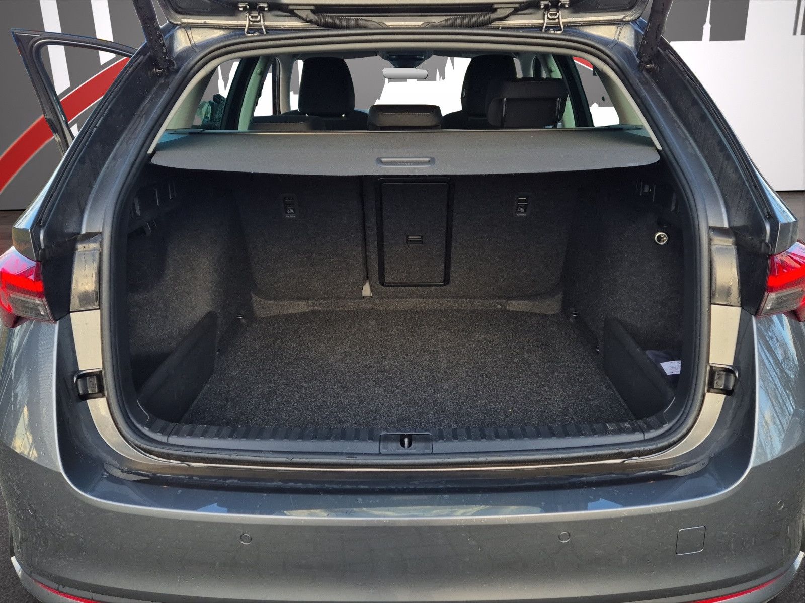 Fahrzeugabbildung SKODA Octavia Combi 1.5 TSI Selection/ACC/AHK/LED