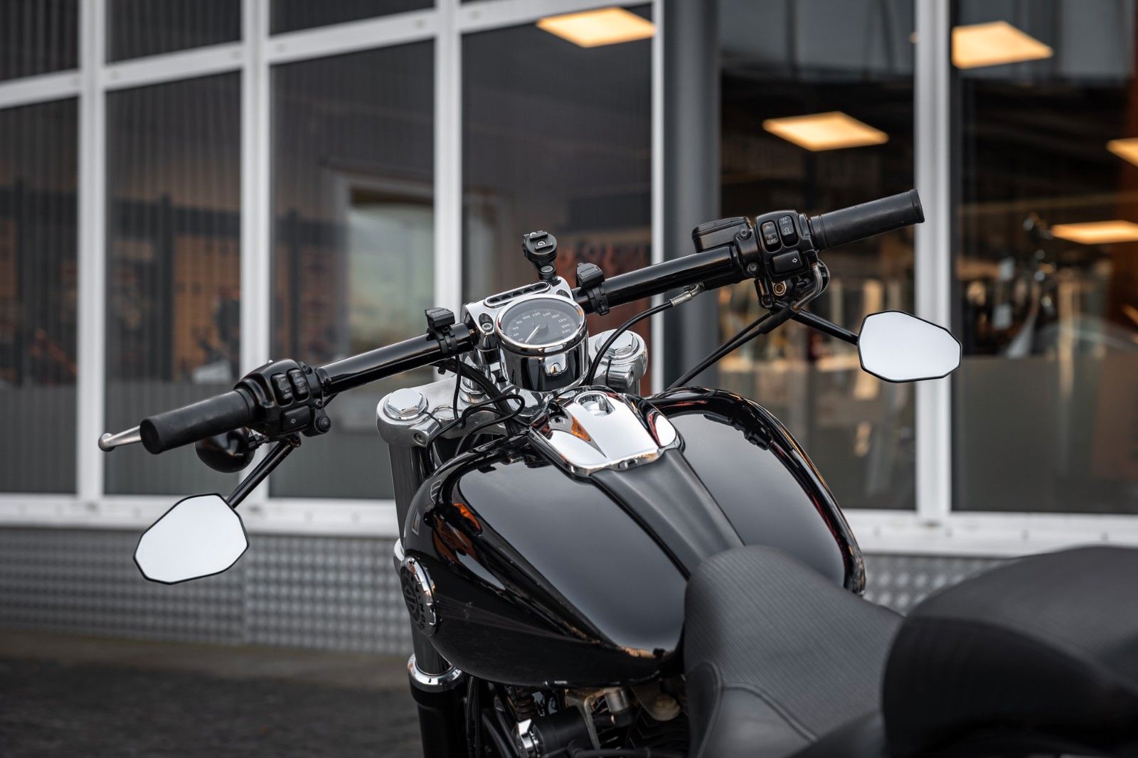 Fahrzeugabbildung Harley-Davidson Breakout 103 FXSB- Kesstech -