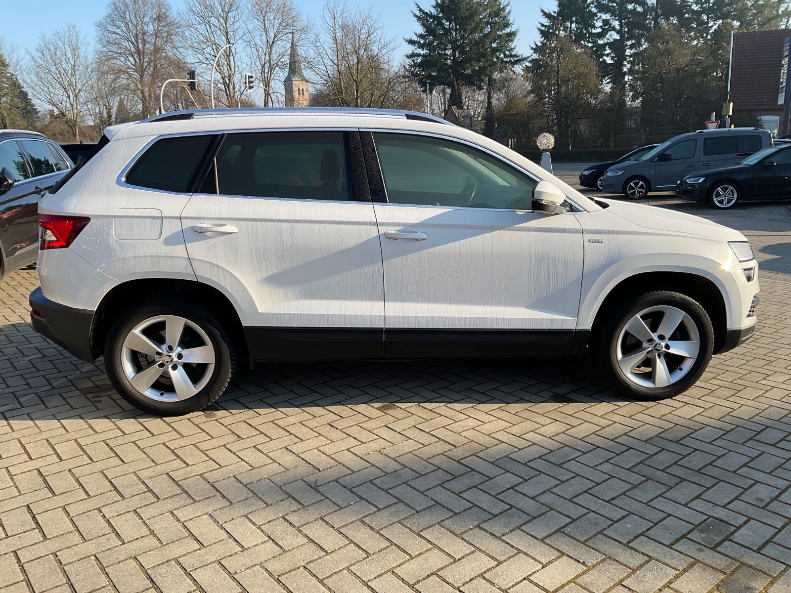 Fahrzeugabbildung SKODA Karoq 1.5 TSI DSG,CarPlay,Kamera