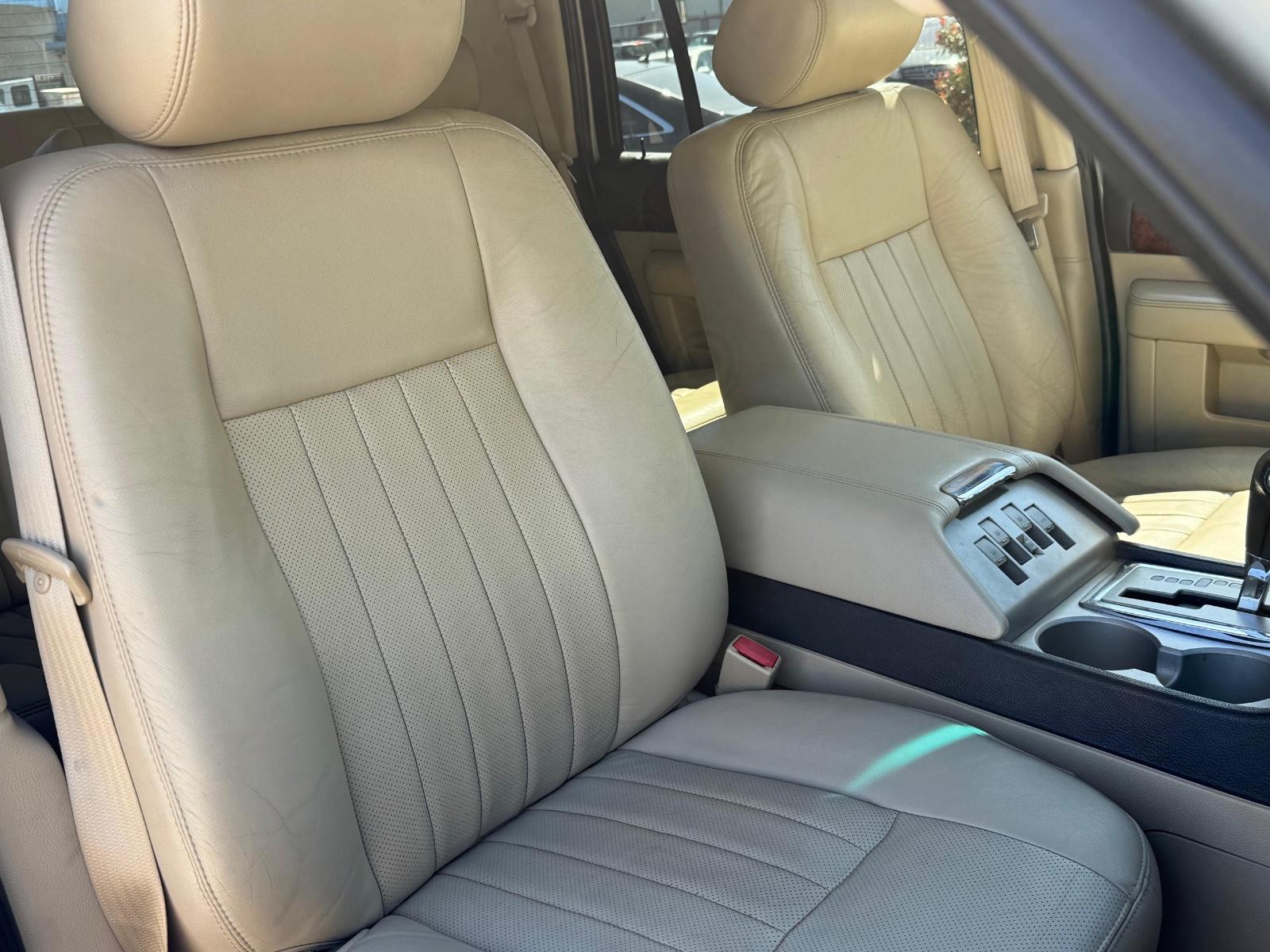 Lincoln Navigator 5.4 V8 * 1. HAND * 8-Sitzer * Allrad *