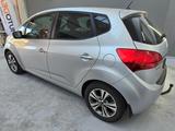 Kia Venga 1.6 Dream Team*Navi*R-Kamera*AHK*SHZ*PDC - Kia Venga mit Diesel-Antrieb: 1.6