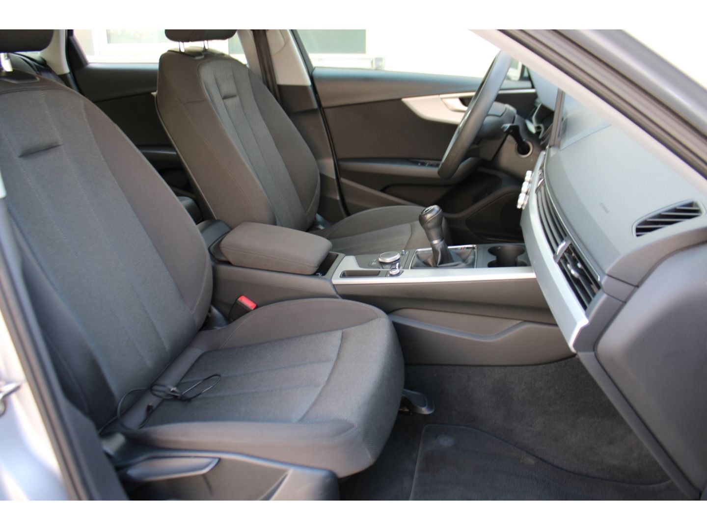 AUDI A4 Avant basis ultra 2.0 TDI Bi-Xenon Navi GJR G - Image 11