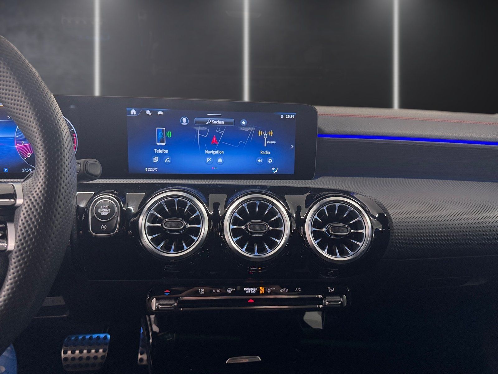 Fahrzeugabbildung Mercedes-Benz CLA 200 AMG Line*Totwinkel*Kamera*LED*19"*MBUX*