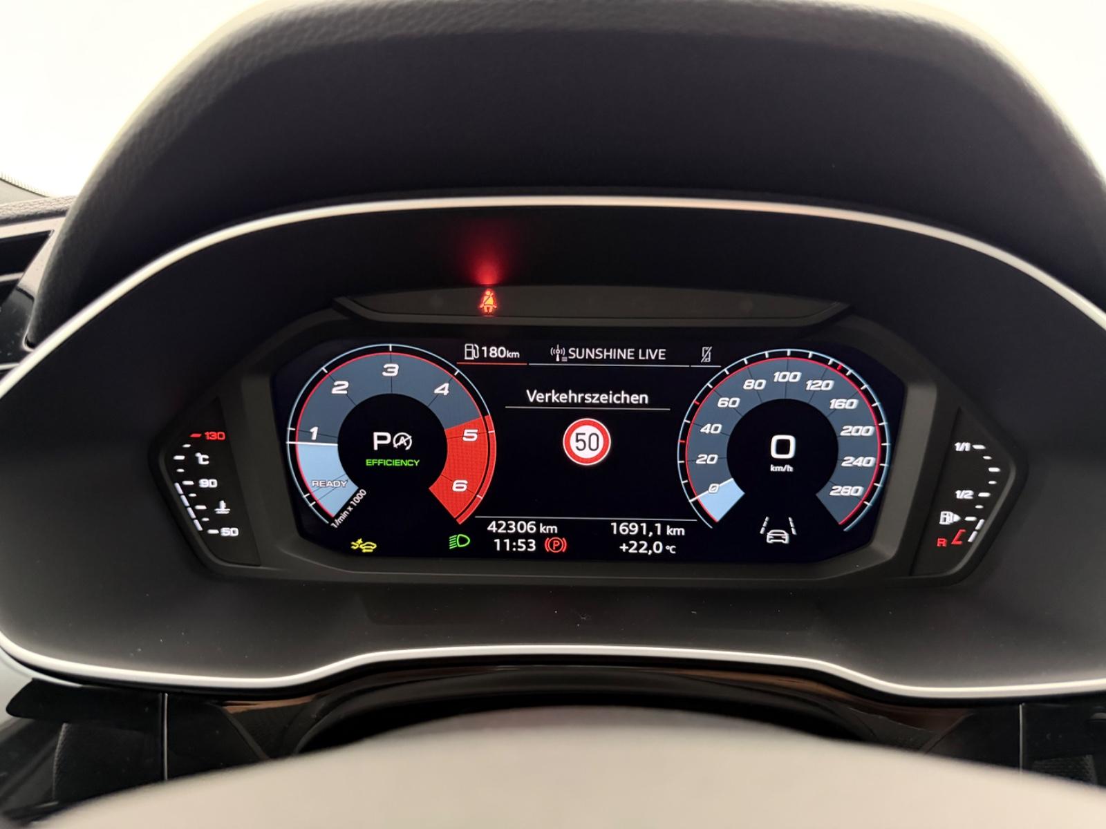 Audi Q3 35 TDI*S LINE*LED-R.KAM-AHK-SHD-MMI-KESSY — 35