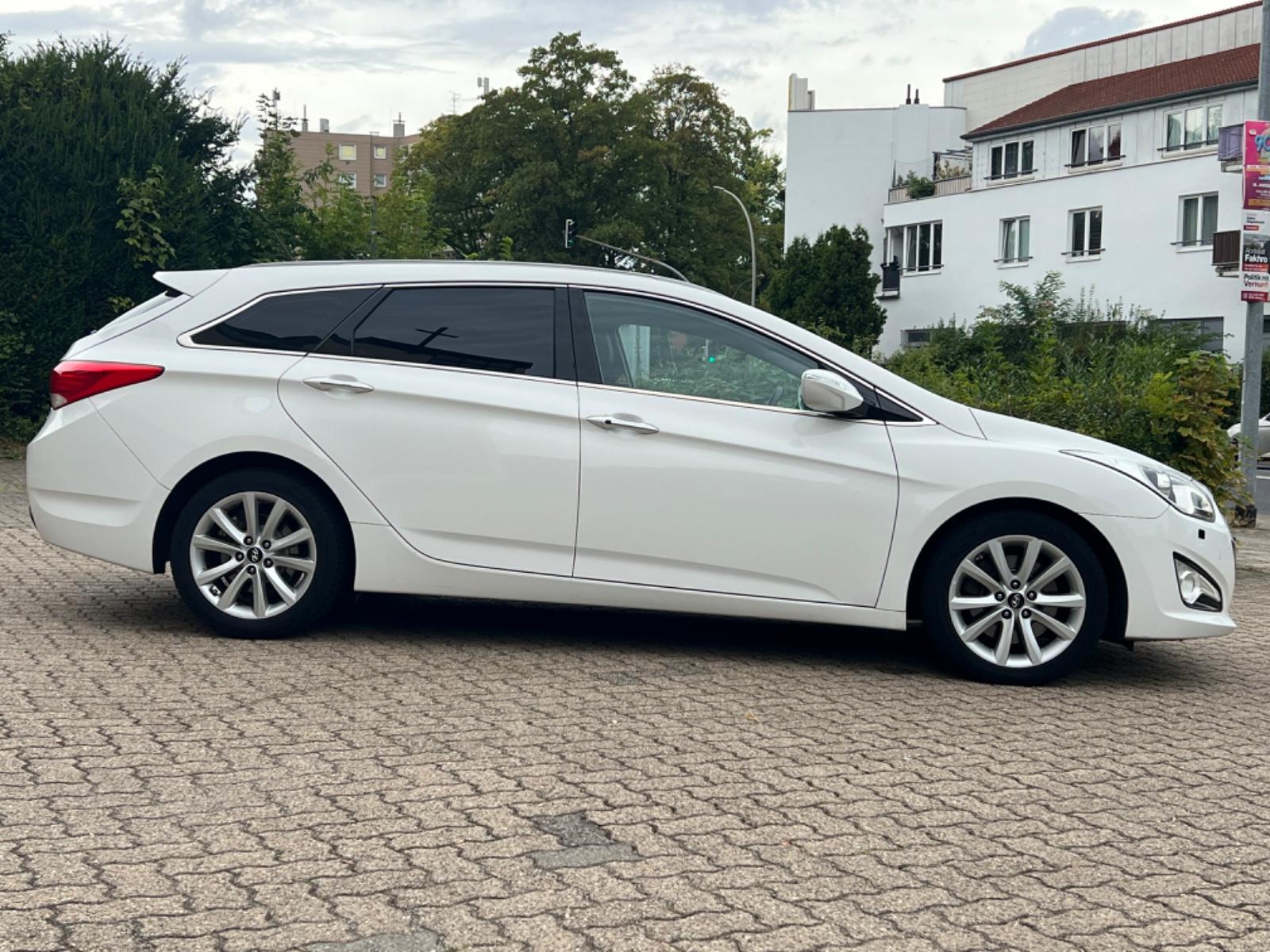Hyundai i40 2012 — photo 9
