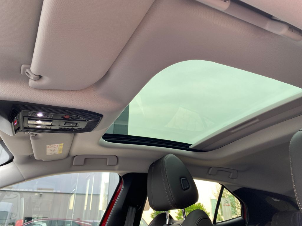 Fahrzeugabbildung DS Automobiles DS4 PT130 Autom. OPERA *Schiebedach*Leder*360°Ca