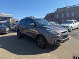 Hyundai ix35 FIFA Kamera Sitzhz Klimaauto Tempo NAVI - Hyundai ix35: Braun