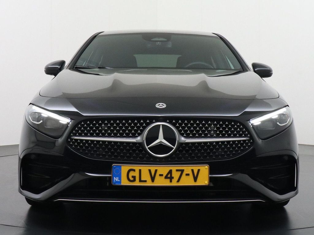 Mercedes-Benz A 180 Star Edition AMG Line | Panorama - Schiebe