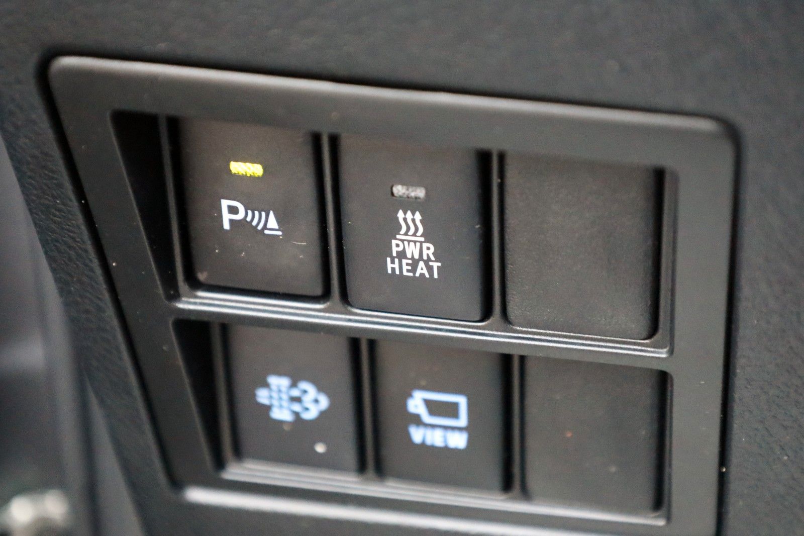 Fahrzeugabbildung Toyota Hilux Double Cab Invincible,ACC, Navi,Rollo, AHK