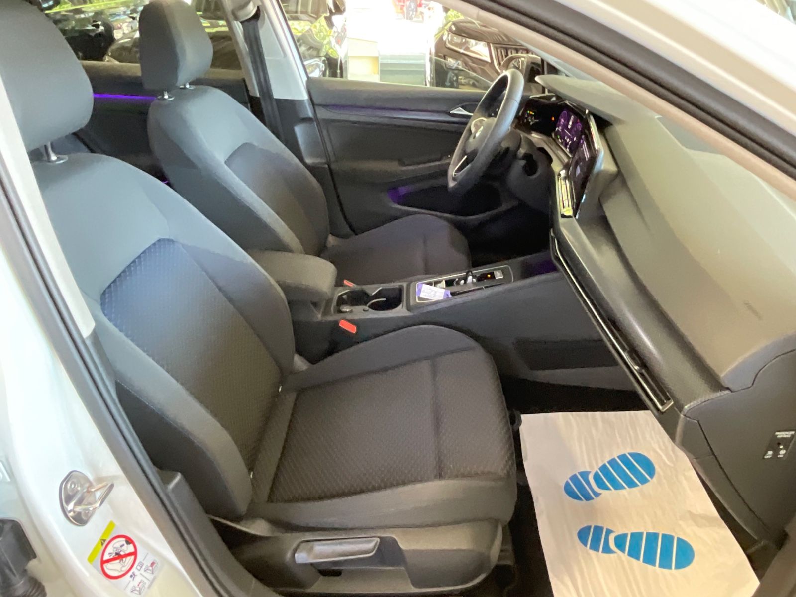 Fahrzeugabbildung Volkswagen Golf VIII Lim. United eTSI
