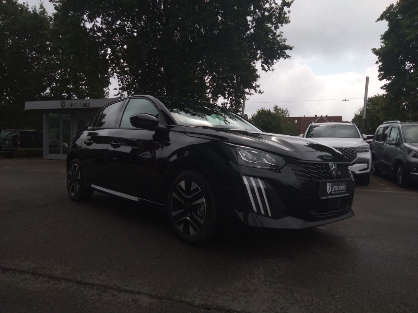 Fahrzeugabbildung Peugeot 208 Allure PureTech 100 Navi 360 Kamera CarPlay