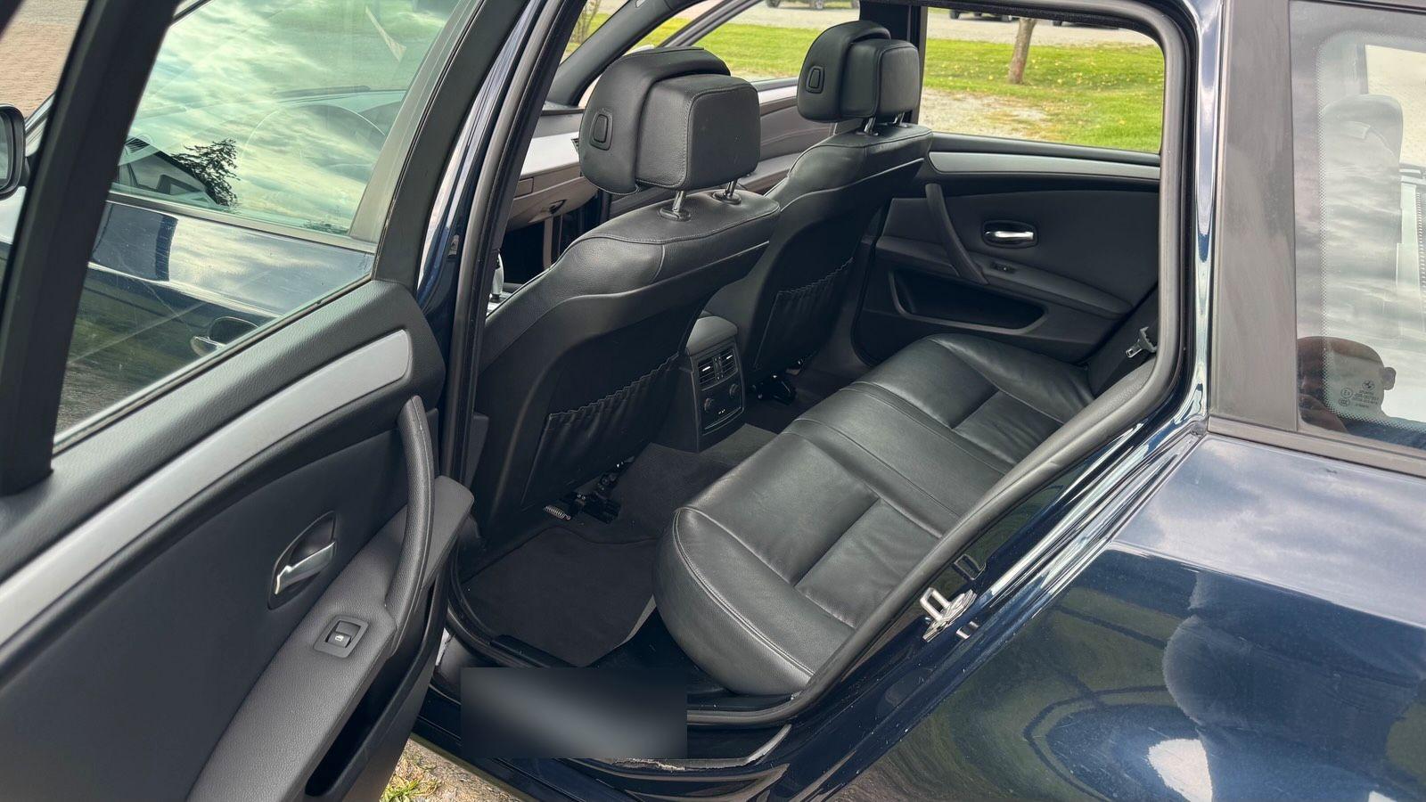 BMW 520 2010 — photo 14