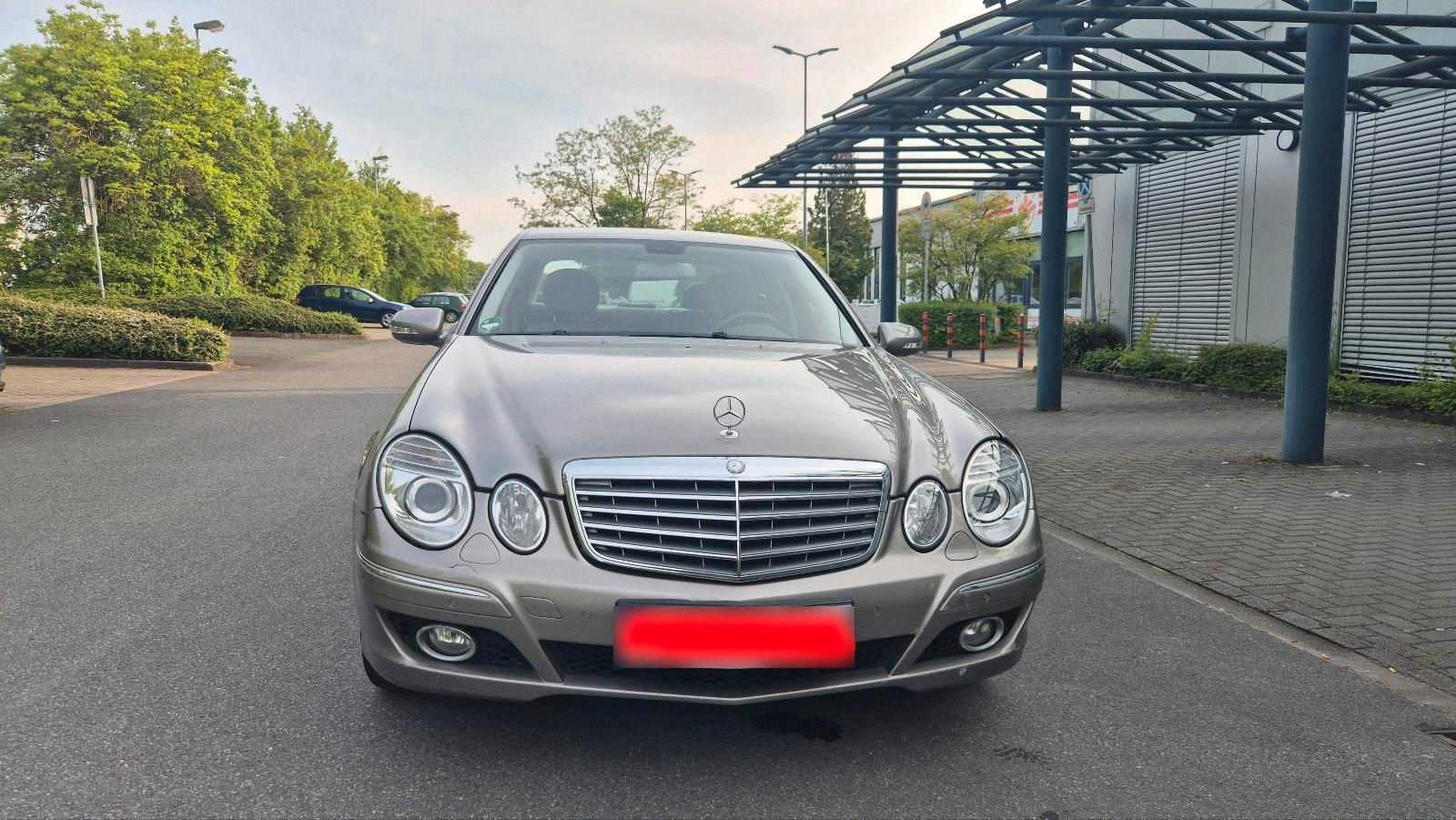 Mercedes-Benz E 220
