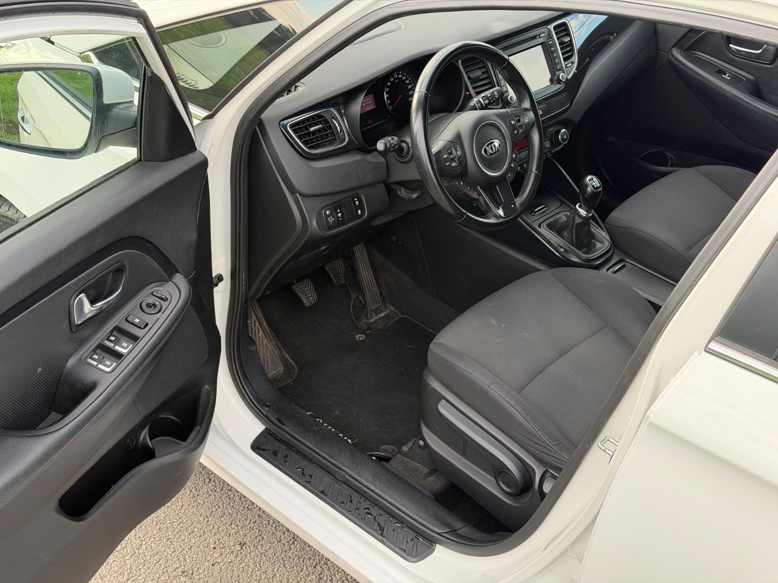 Kia Carens 2014 — photo 12