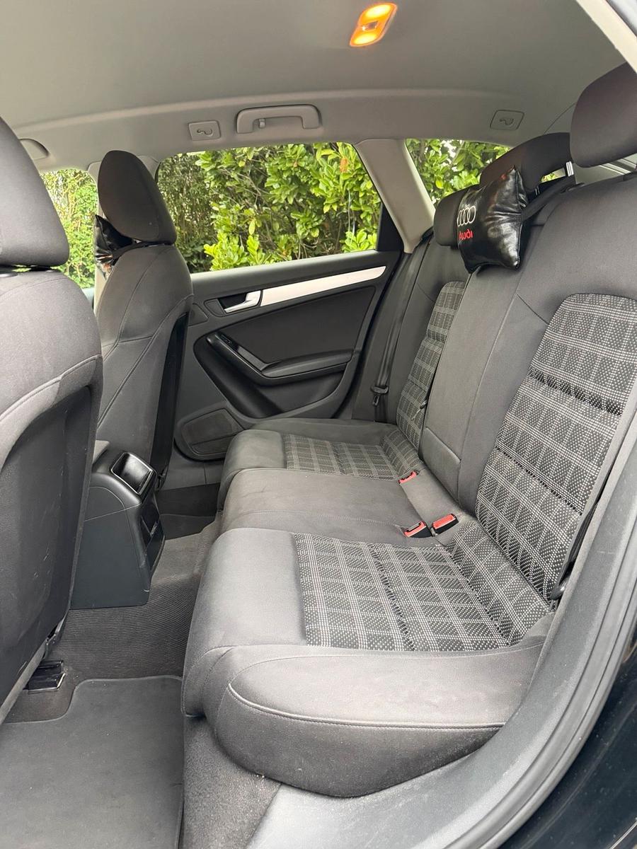 Audi A4 2009 — photo 12