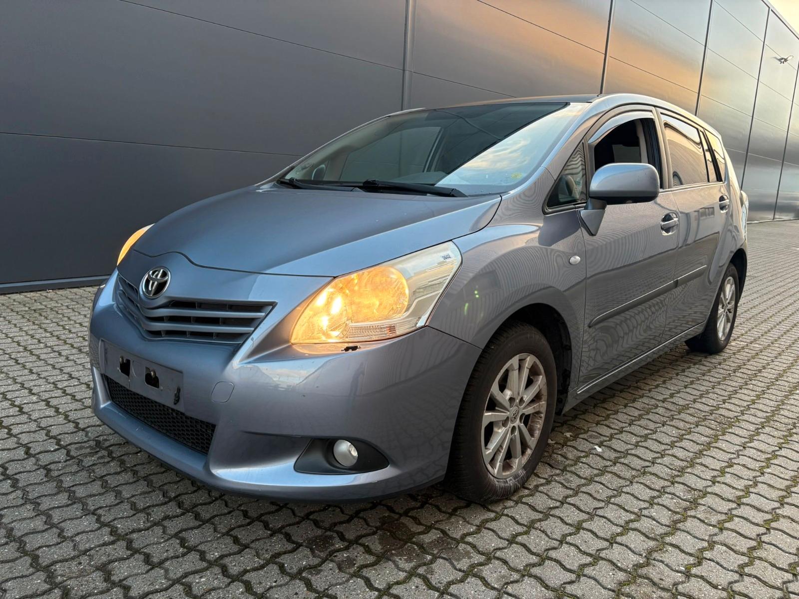 Toyota Verso 1.8l 7 SITZE*PANORAMA*NAVI* NR. 2602