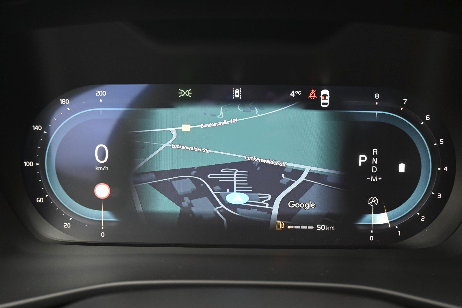 Fahrzeugabbildung Volvo XC40 B3 DKG Plus Black Edition*PANO*360°*ACC*AHK